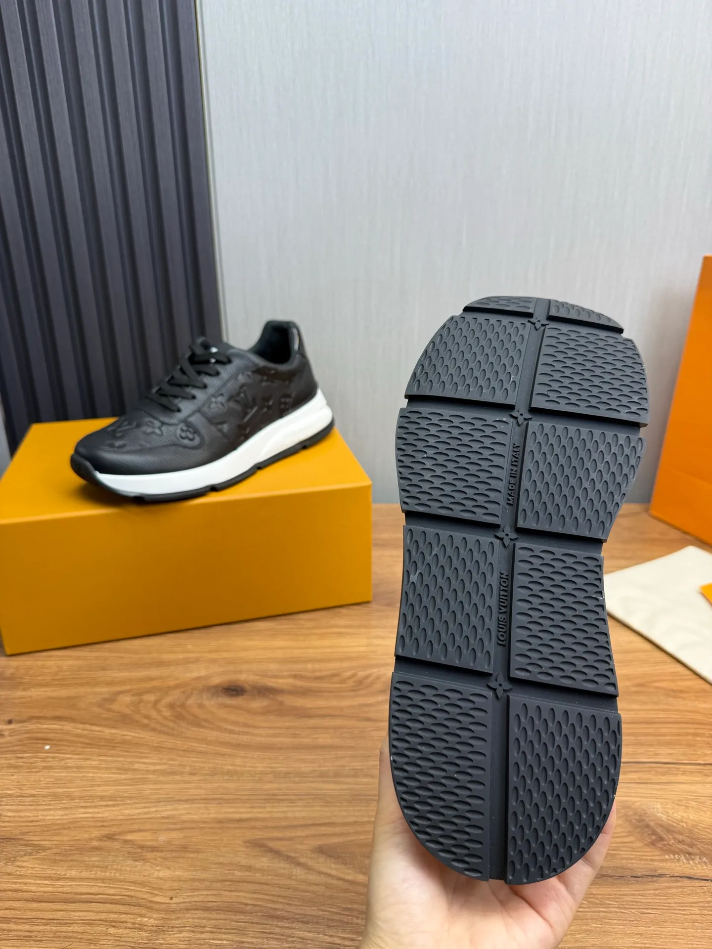 Men's men's shoes 💰840💰 LOUIS VUITTON [Luden Yiwei] The new trendy Lv is on the market 🎁, casual and fashionable men's shoes 👟Original 1:1 shipment✅ The upper is made of imported brand leather + cowhide lining, the original wear-resistant rubber outsole, the version is simple and elegant, exclusive for trendy men. 38-44 (customized at 38.45)